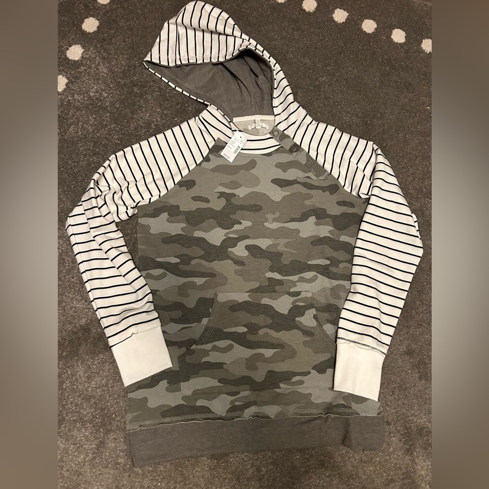 NWT Maurices Camo Stripe Hoodie